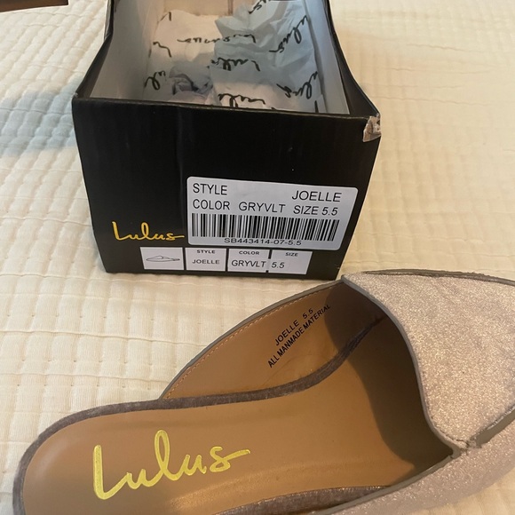 Lulu's Silver Mules Sleek and Stylish - Picture 2 of 3